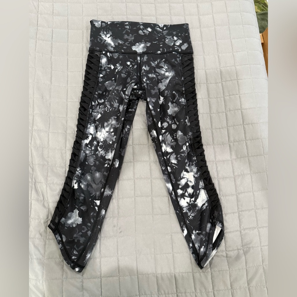 Lululemon Athletica Black and White Floral Leggings